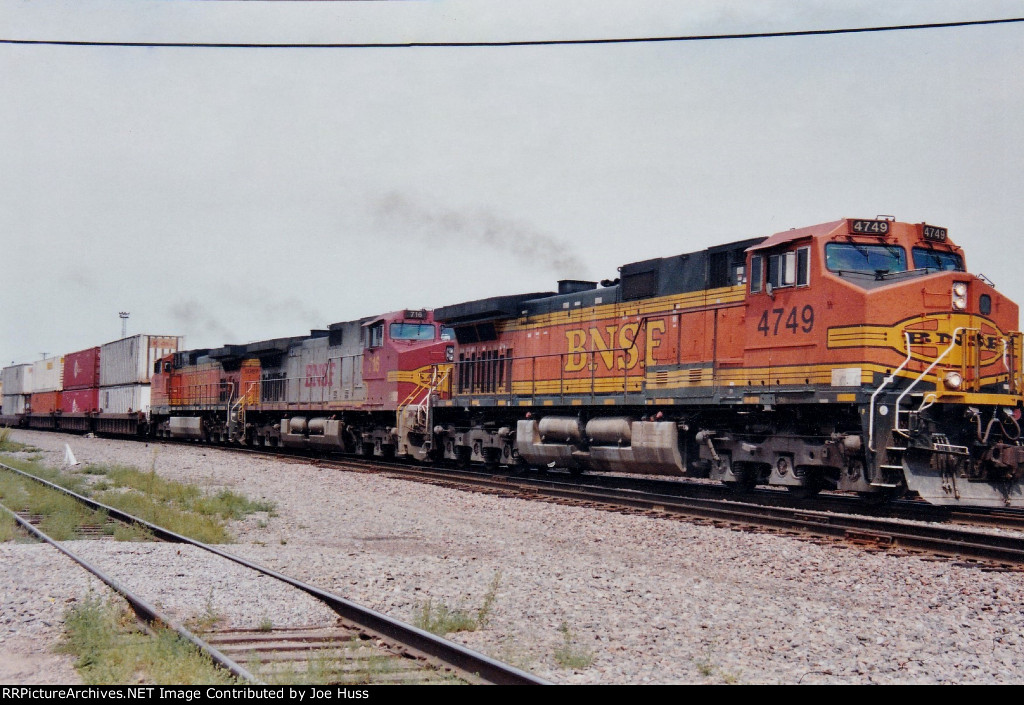 BNSF 4749 East